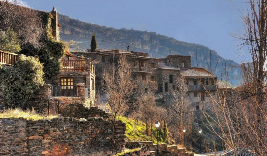 Pueblos de la Sierra de Madrid para pasear y pegarte una buena comilona