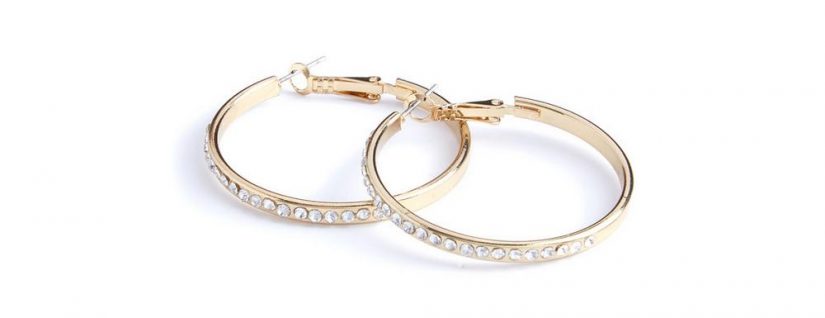 Accesorios de bisutería de Primark, H&M y Stradivarius para conjuntar tus looks 30 Merca2.es pendientes aro primark