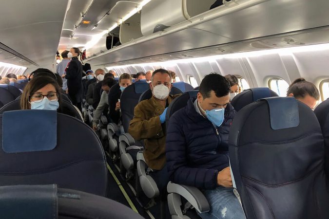 No te acerques a personas con estornudos 