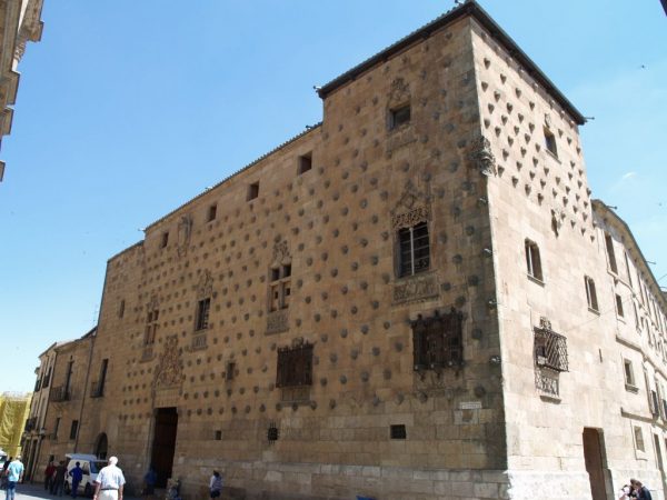 casa de las conchas salamanca