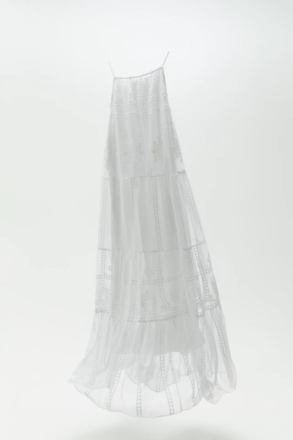 vestido de tul bordado