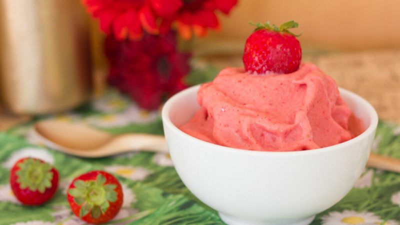 Helado natural de fresas dieta
