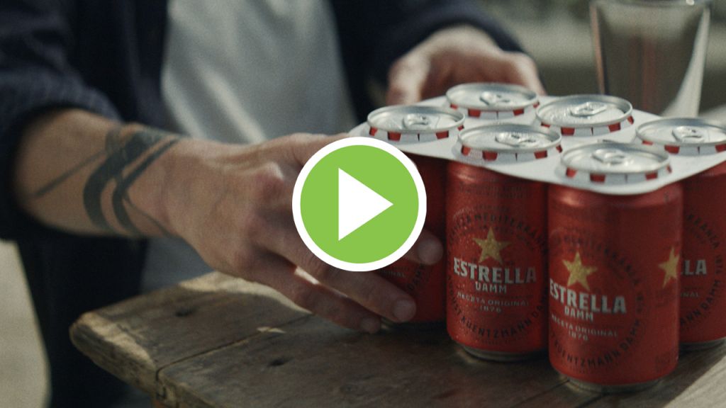 Estrella Damm anuncia la eliminación de las anillas de plástico