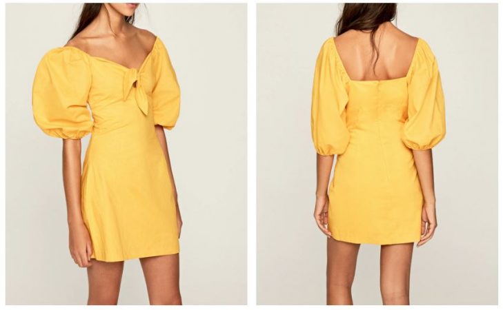 Vestido corto con escote en corazón y manga abullonada 