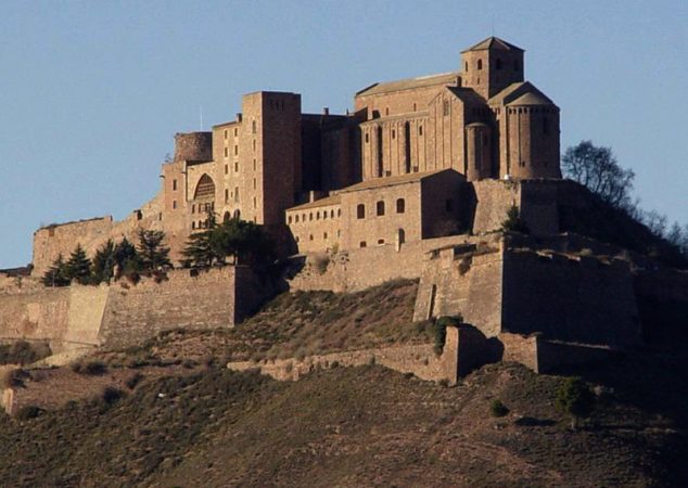 El Parador de Cardona en España y la habitación 712 lugares más embrujados