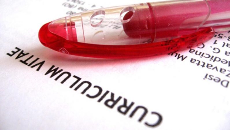 Esta es la pena de cárcel que te puede caer por mentir en el currículum 