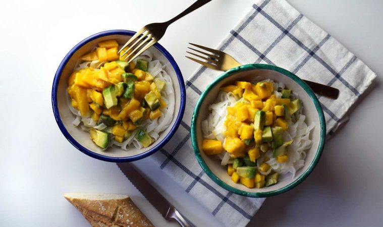 Ensaladas de verano: la solución para la dieta y el calor 46 Merca2.es fideos-ensaladas de verano