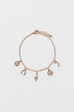 Accesorios de bisutería de Primark, H&M y Stradivarius para conjuntar tus looks 35 Merca2.es pulsera dijes h&m