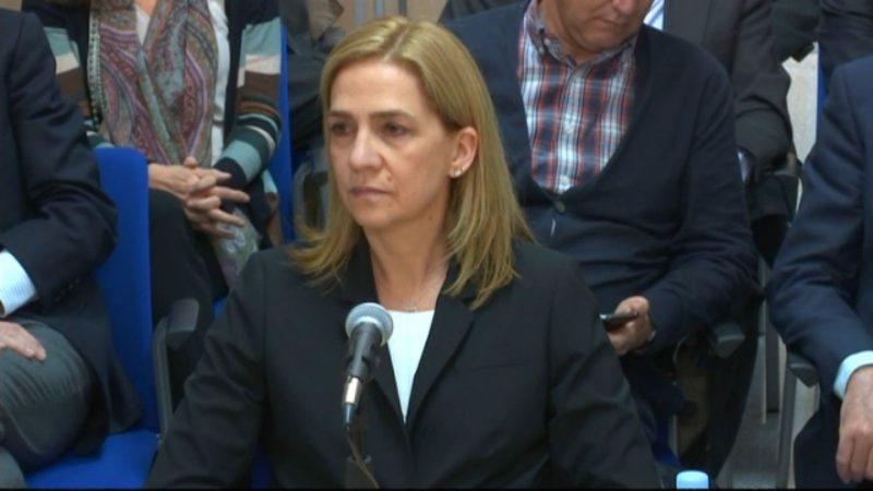 Este es el dineral que gana la infanta Cristina en La Caixa, según desvela Pilar Eyre 56 Merca2.es La justicia dijo que no
