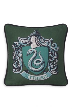 Cojín Slytherin de Harry Potter disponible en Primark 
