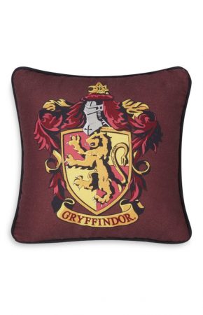 Cojín Gryffindor merece la pena comprarlo en Primark