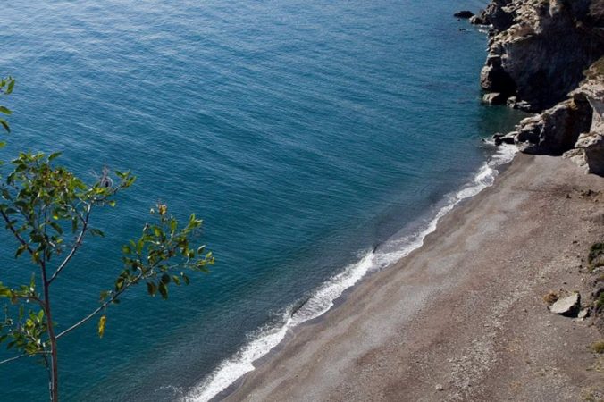 Las playas más escondidas de Málaga y Granada para disfrutarlas solo tú 9 Merca2.es el ruso granada