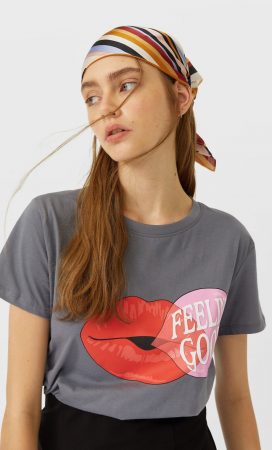 camiseta print stradivarius