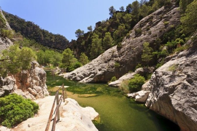 La Fontcalda en Gandesa es un destino imprescindible para un buen baño