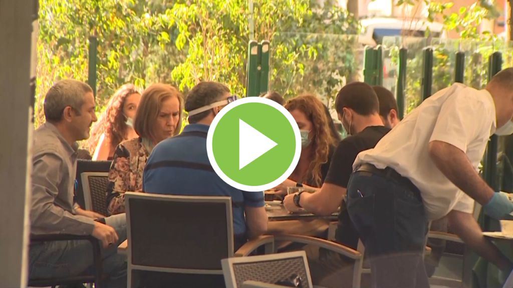 Cataluña prohíbe reuniones de más de diez personas