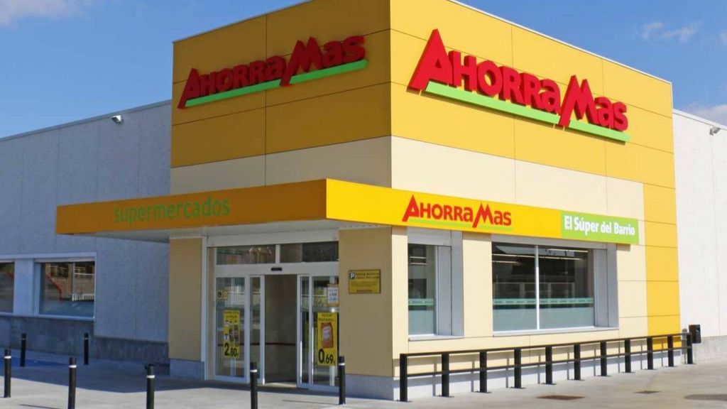 AhorraMas ofrece más de 100 empleos con sueldos de 1.300 euros