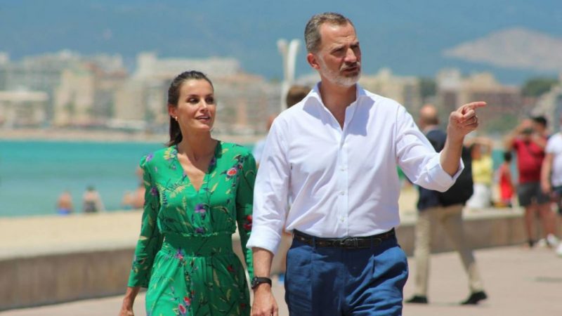 El ‘mote’ que le ha puesto Felipe VI a la reina Letizia (no te lo vas a creer) 14 Merca2.es Prendas fetiche los-reyes-en-mallorca-los-aliados-en-la-sombra-de-felipe-y-letizia-en-la-isla