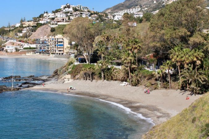 Las playas más escondidas de Málaga y Granada para disfrutarlas solo tú 5 Merca2.es las viborillas malaga