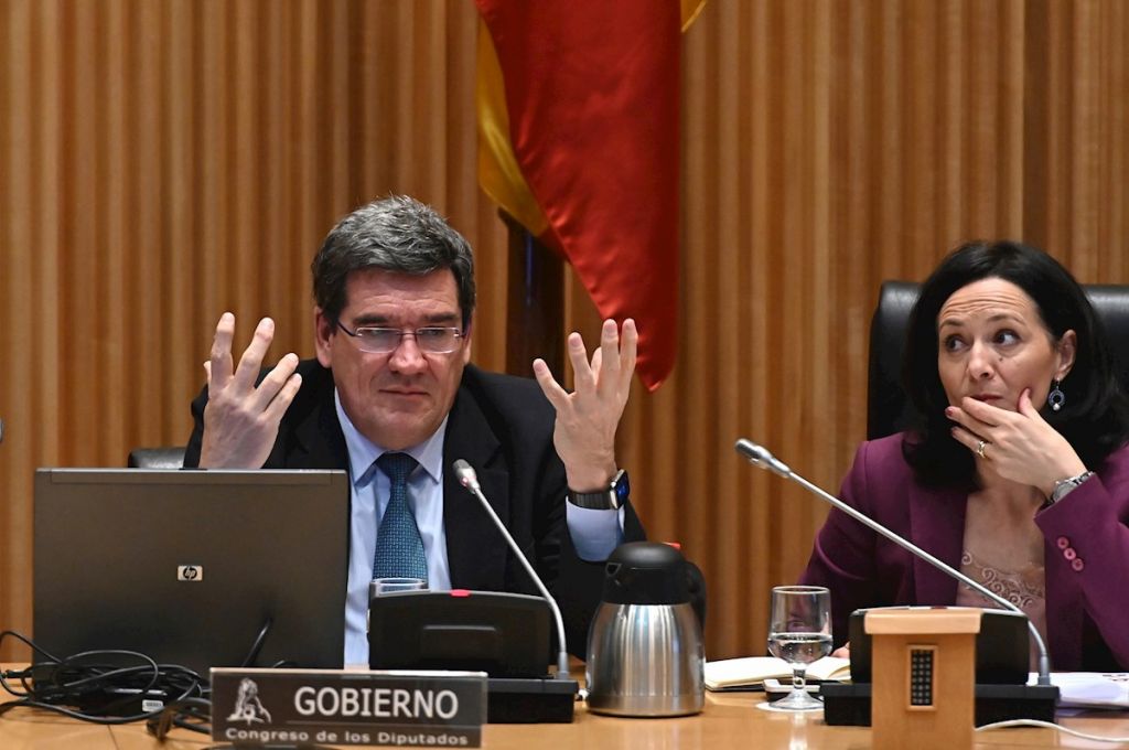 Escrivá parchea la desastrosa reforma de las pensiones con los autónomos precarios