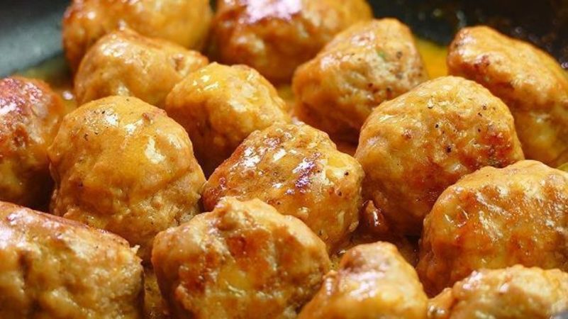 Albóndigas en salsa española
