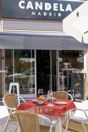 Candela Madrid: los mejores sabores con inspiración madrileña en Chamartín 1 Merca2.es Candela Madrid, terraza