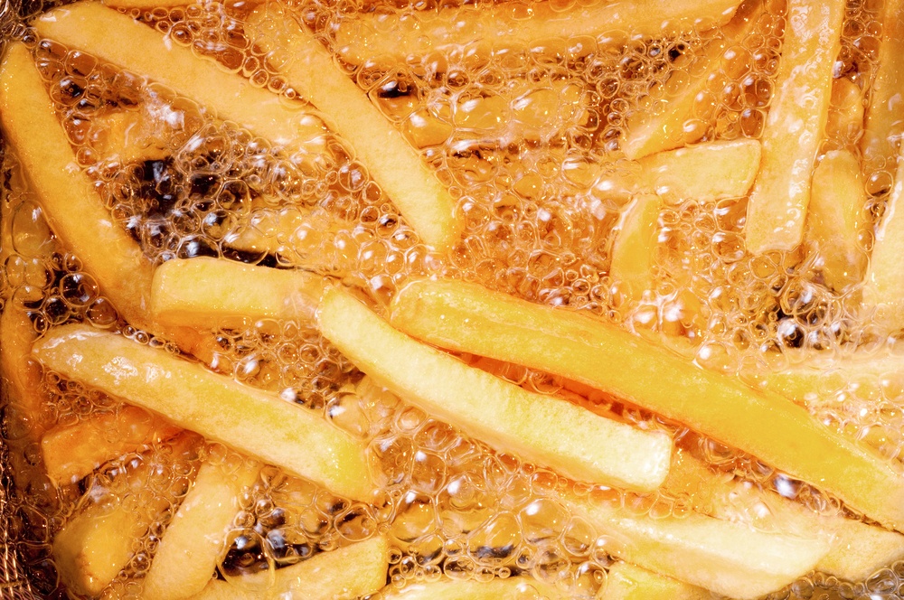¿Cada cuánto debemos cambiar el aceite usado de nuestra freidora? Estos son los peligros de no hacerlo