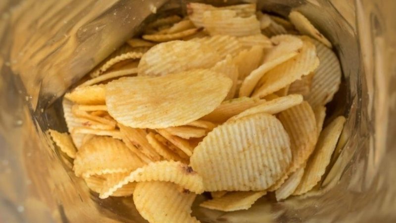 bolsas de patatas fritas llenas de aire