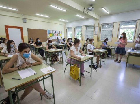 madrid-vuelve-al-cole-con-primeros-421-000-alumnos-y-refuerzo-6-000-docentes.jpeg
