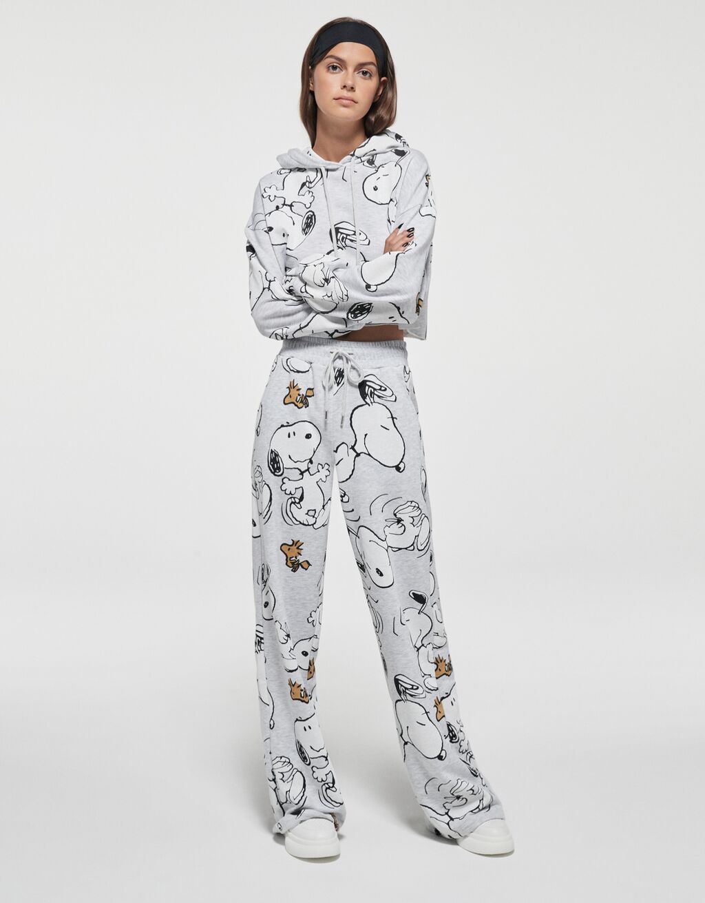 pantalones anchos snoopy bershka