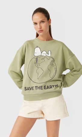 sudadera snoopy stradivarius