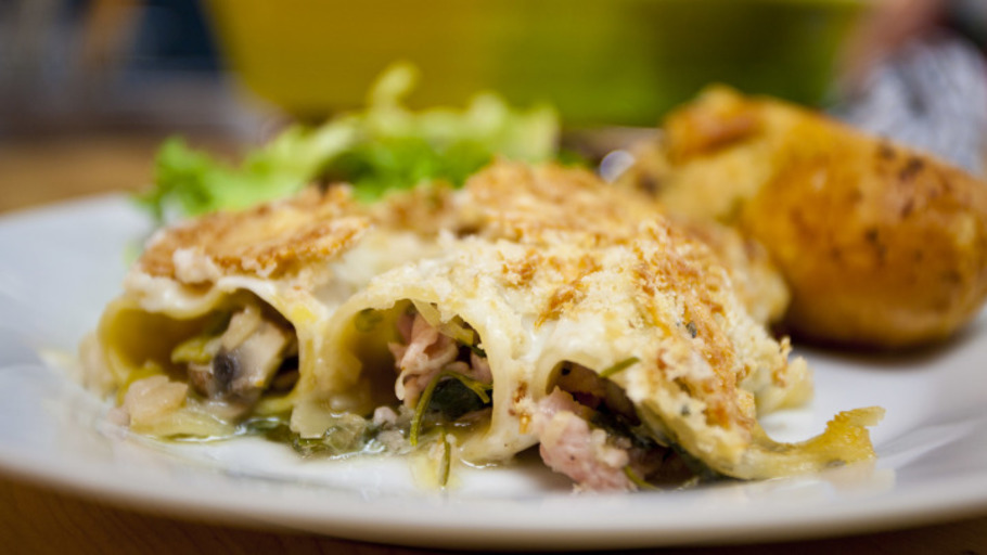 canelones gratinados con bechamel