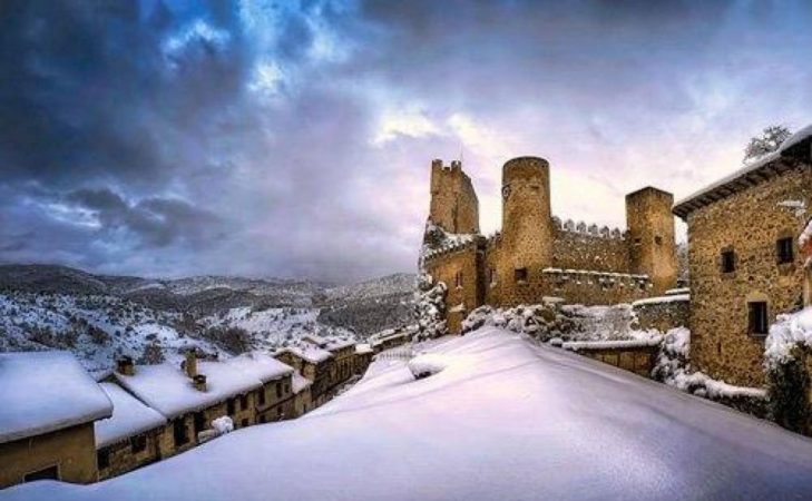 Frías, pueblos con nieve de Burgos