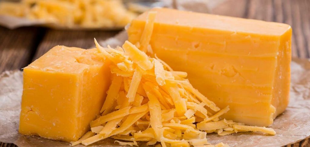 queso cheddar envejecido