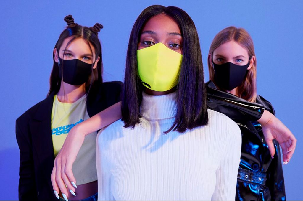 mascarilla de bershka