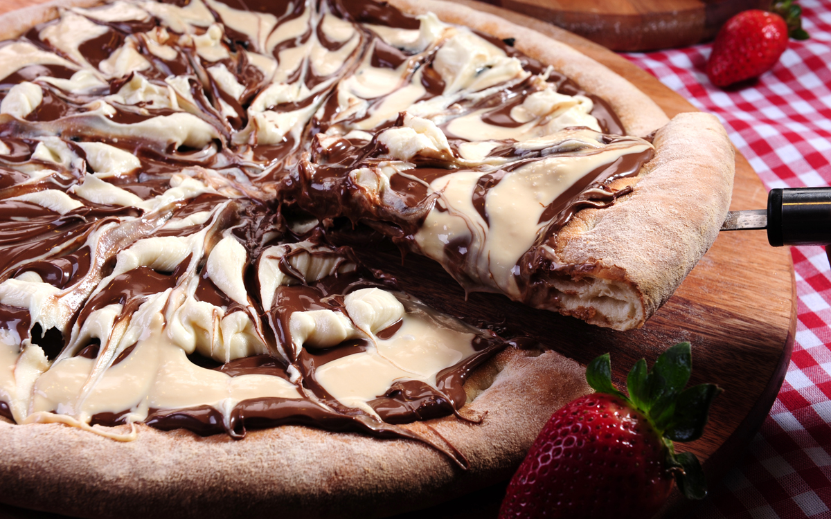 Cómo hacer una pizza dulce de chocolate asombrosa