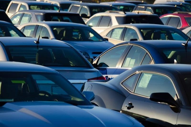 Las ventas de turismos de ocasión descienden en noviembre un 6,9%