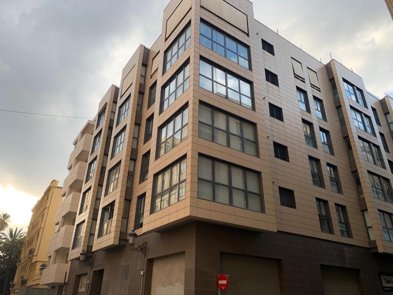 Sareb vende 75 viviendas a la Generalitat destinadas al parque público de vivienda