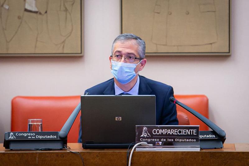 De Cos plantea elevar a 8 años el mandato de gobernador del Banco de España
