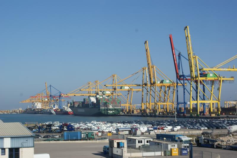 Los puertos registraron en noviembre casi el mismo tráfico que antes de la pandemia