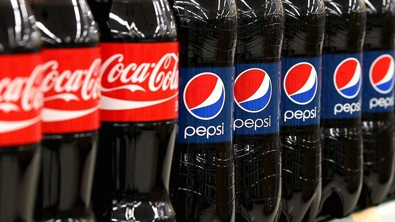 Pepsi adelanta a Coca-Cola en el uso de plástico reciclado