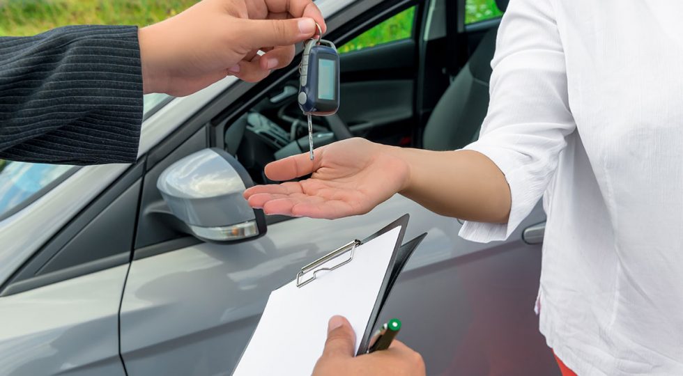 ¿Por qué conviene alquilar un coche en Málaga?