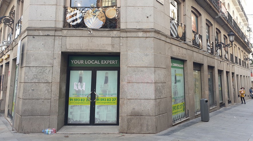 La calle Preciados en Madrid sufre una huida de inquilinos en sus locales comerciales
