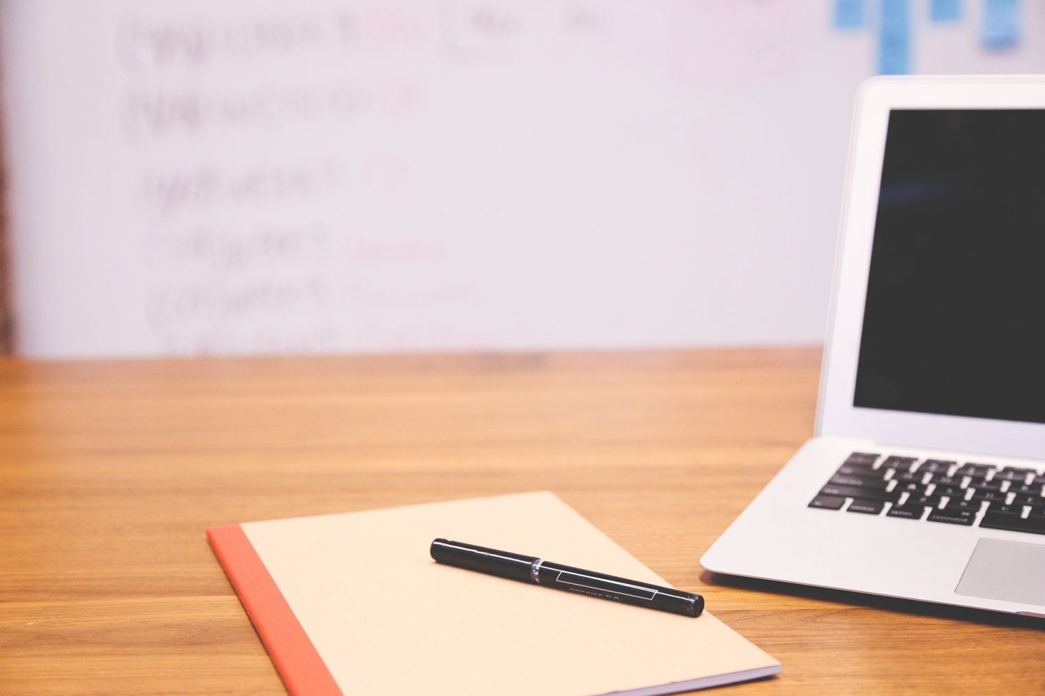 Cómo emprender sin dejar tu trabajo y no morir de estrés en el intento