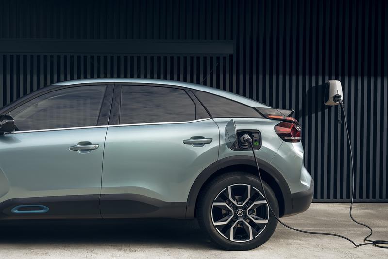 Ganvam y Aedive piden un «reenfoque» del Moves para duplicar las ventas de eléctricos
