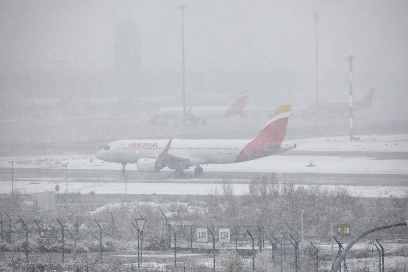 Iberia operará este martes el 50% de sus vuelos de corto y medio radio
