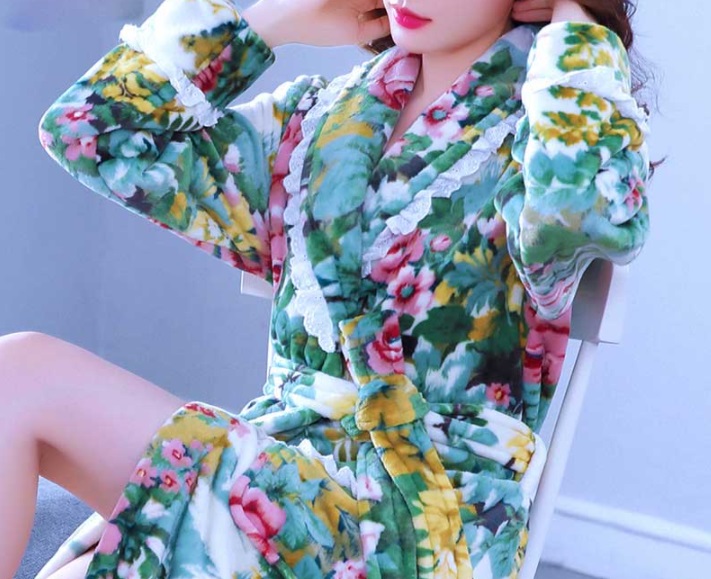 Aliexpress: 10 batas de casa muy entrañables y calentitas de menos de 15 euros 4 Merca2.es bata con estampados y ribeteados