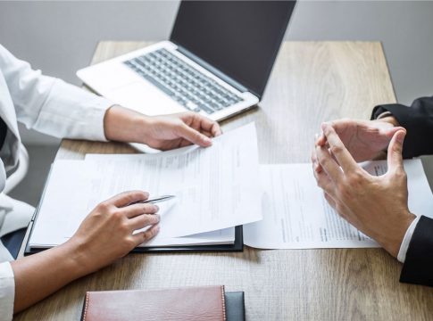 buscar y contratar al primer empleado contratar personal