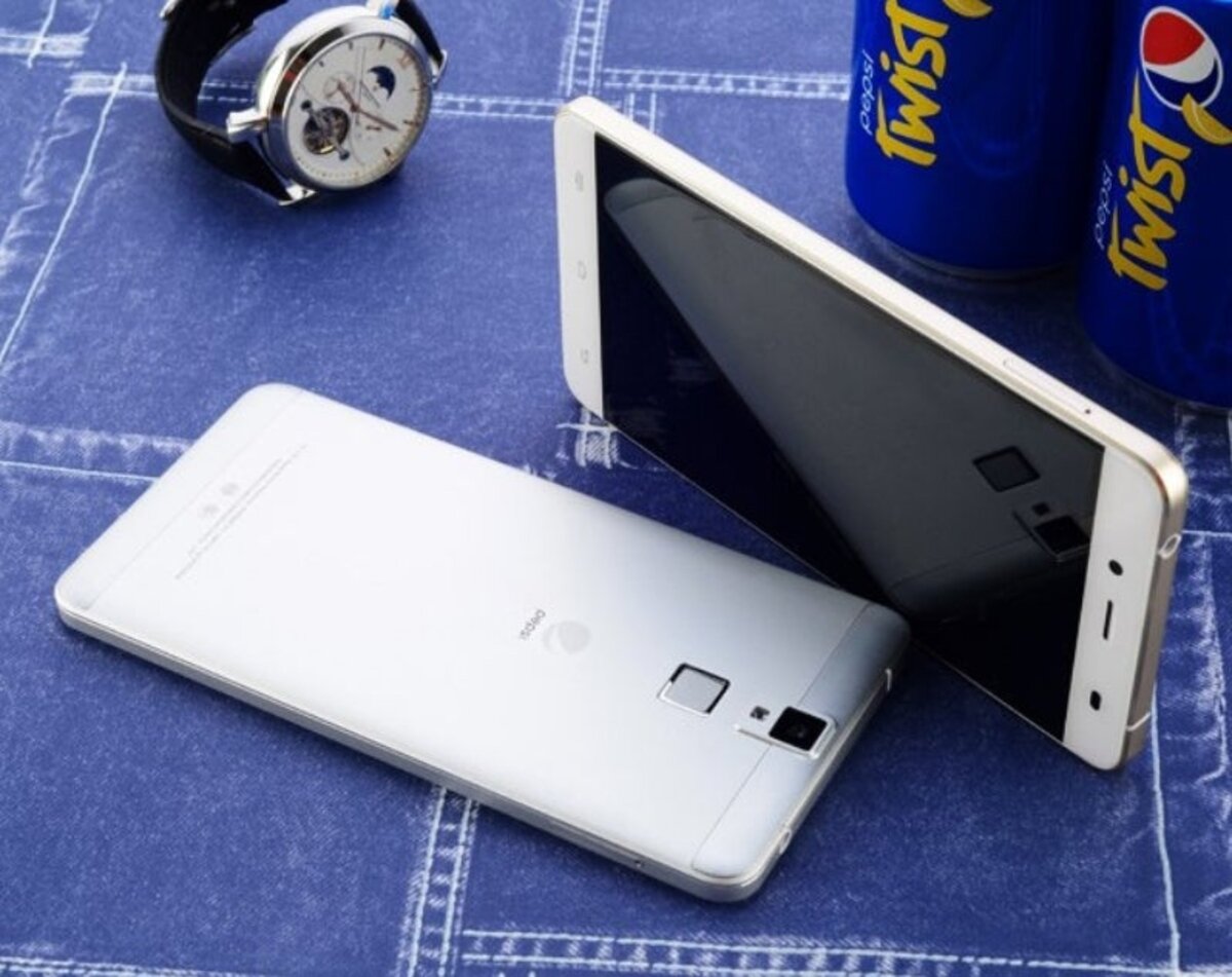 Así es el teléfono móvil de Pepsi que aún puedes comprar