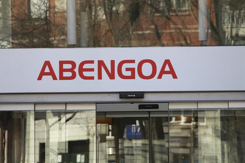 Abengoa alarga de nuevo, al 19 de febrero, la firma de su refinanciación