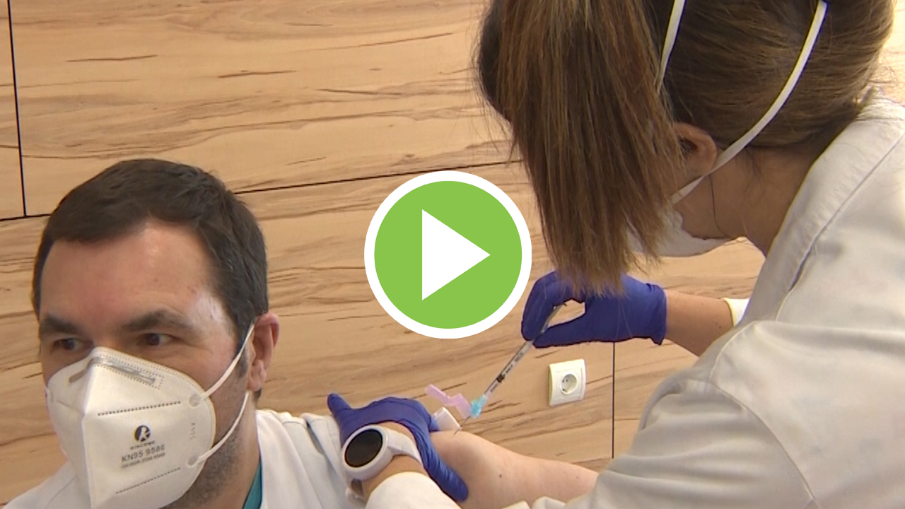 La cifra de vacunados contra la COVID-19 ya supera la de los contagios